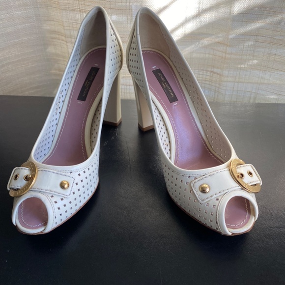 Louis Vuitton white leather open toe pumps heels gold buckle Italy perforated 37 - Picture 3 of 12